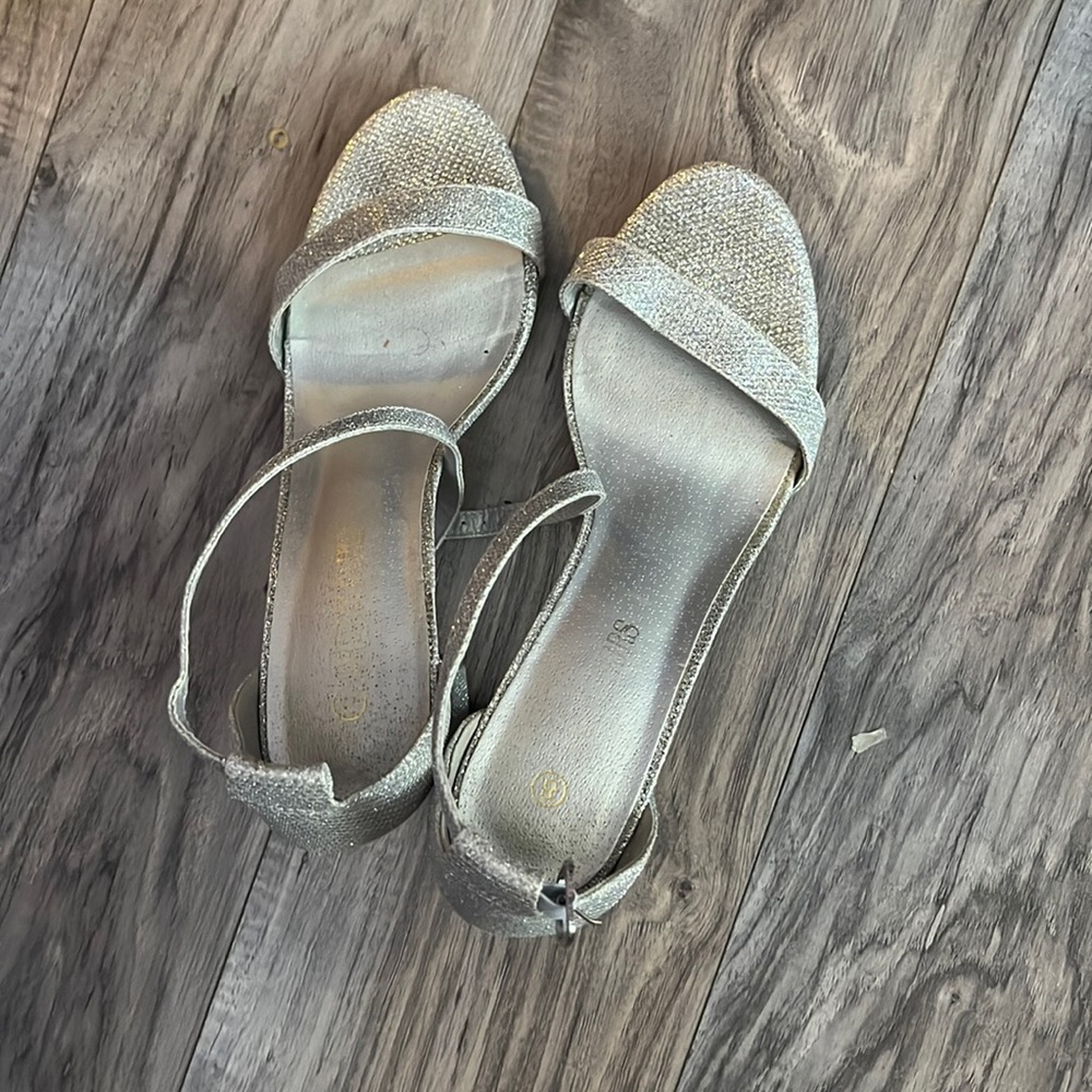 silver heels,used,8 in women